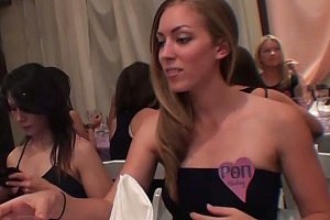 Video欧美炮机自慰 Porn